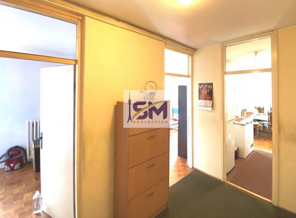 Stan na prodaju u Beogradu, Novi Beograd blok 63, dvoiposoban, 65m2, cena 165000 evra