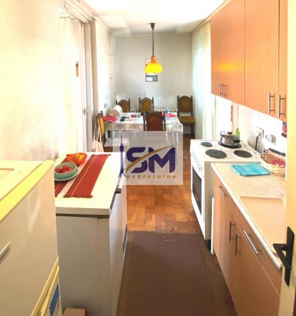 Stan na prodaju u Beogradu, Novi Beograd blok 63, dvoiposoban, 65m2, cena 165000 evra