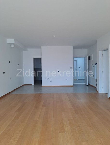 Stan na prodaju u Beogradu, Autokomanda, trosoban, 92m2, cena 262200 evra