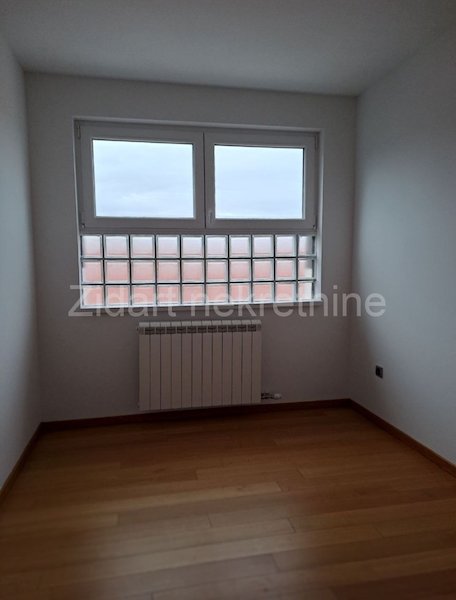 Stan na prodaju u Beogradu, Autokomanda, trosoban, 92m2, cena 262200 evra