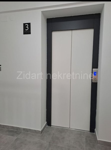 Stan na prodaju u Beogradu, Autokomanda, trosoban, 92m2, cena 262200 evra