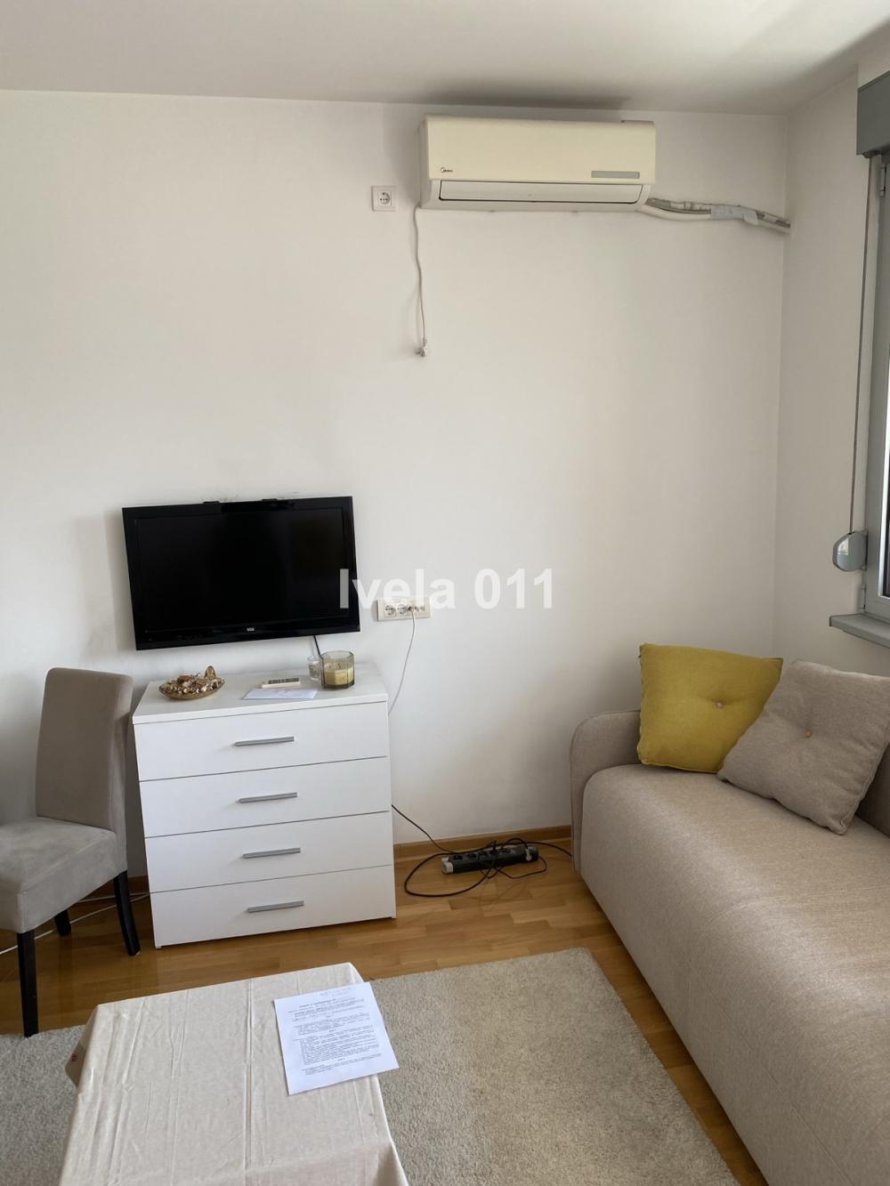 Stan na prodaju u Beogradu, Učiteljsko naselje, jednosoban, 38m2, cena 152000 evra