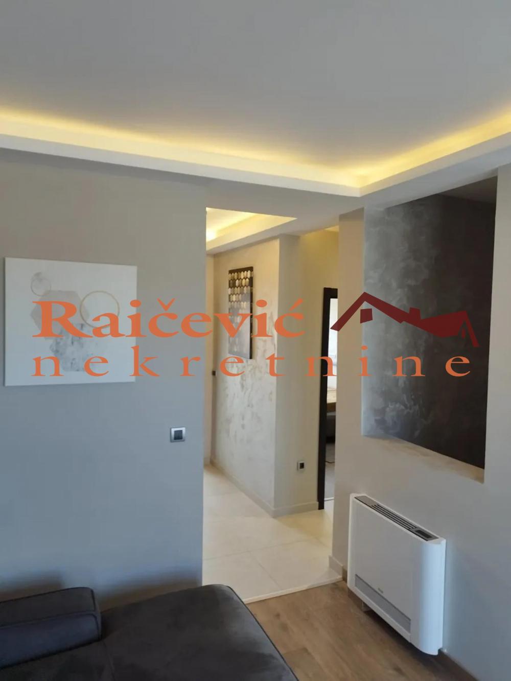 Stan na prodaju u Beogradu, Beograd (centar), cetvorosoban, 79m2, cena 285000 evra