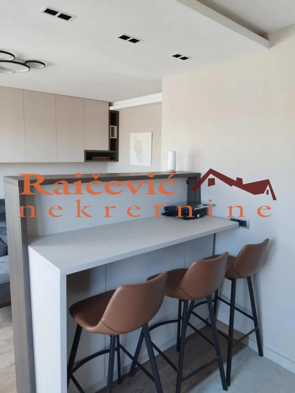 Stan na prodaju u Beogradu, Beograd (centar), cetvorosoban, 79m2, cena 285000 evra