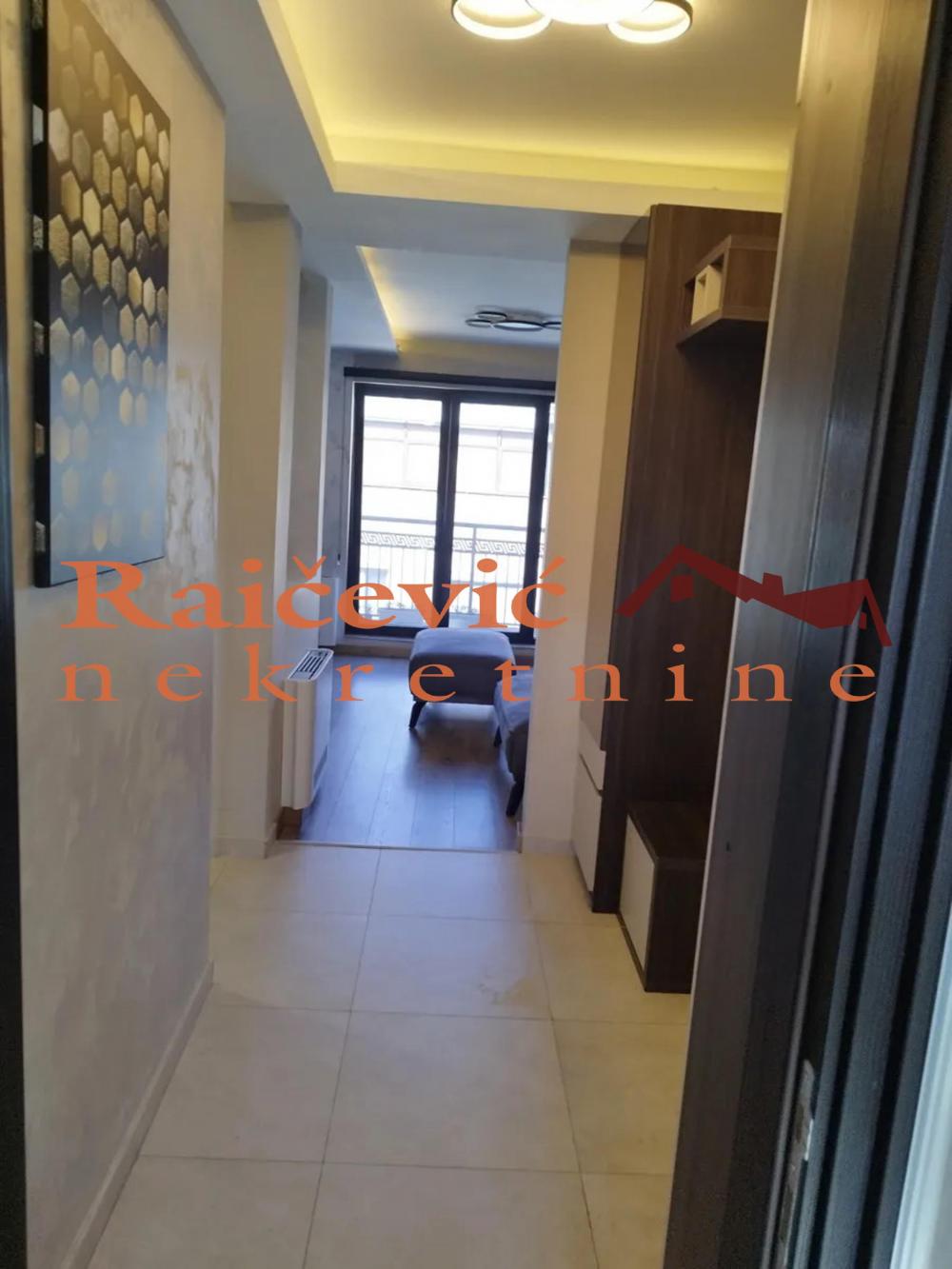 Stan na prodaju u Beogradu, Beograd (centar), cetvorosoban, 79m2, cena 285000 evra