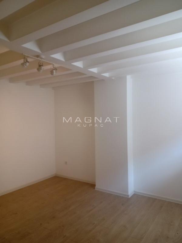 Stan na prodaju u Beogradu, Voždovac, troiposoban, 60m2, cena 195000 evra