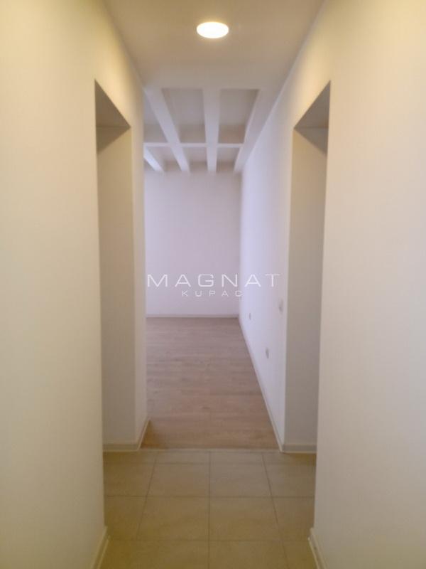 Stan na prodaju u Beogradu, Voždovac, troiposoban, 60m2, cena 195000 evra