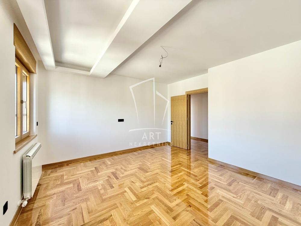 Stan na prodaju u Beogradu, Vukov spomenik, trosoban, 91m2, cena 330000 evra