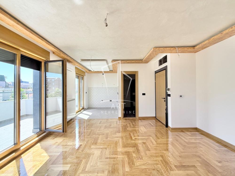 Stan na prodaju u Beogradu, Vukov spomenik, trosoban, 91m2, cena 330000 evra