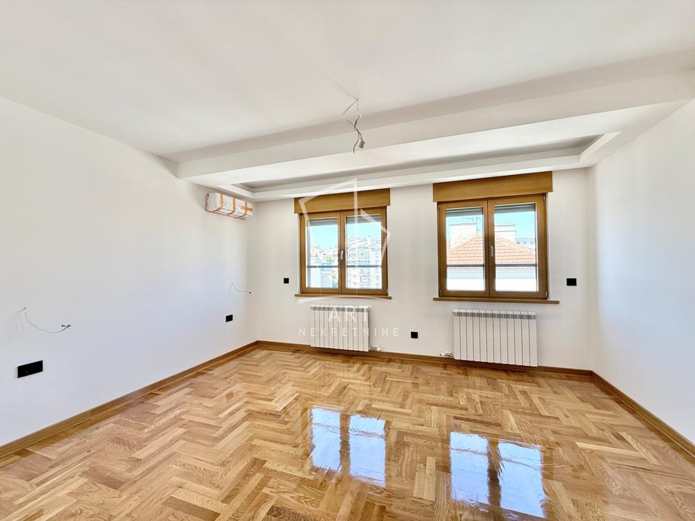 Stan na prodaju u Beogradu, Vukov spomenik, trosoban, 91m2, cena 330000 evra