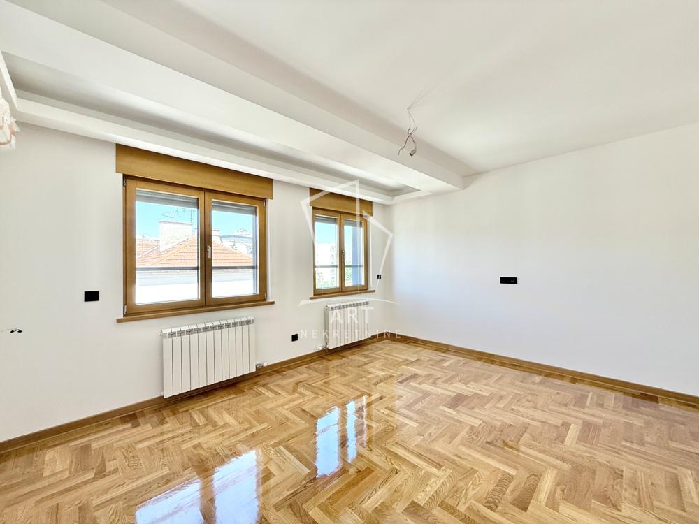 Stan na prodaju u Beogradu, Vukov spomenik, trosoban, 91m2, cena 330000 evra