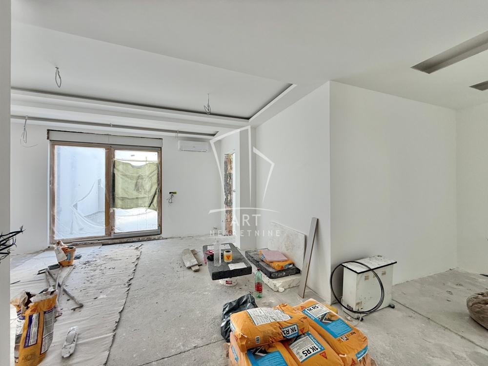 Stan na prodaju u Beogradu, Vukov spomenik, jednoiposoban, 49m2, cena 209000 evra