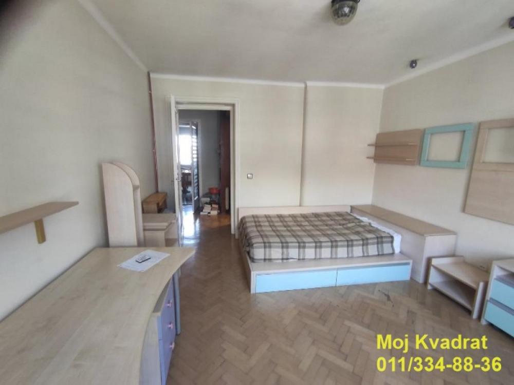 Stan na prodaju u Beogradu, Zeleni venac, trosoban, 72m2, cena 215000 evra