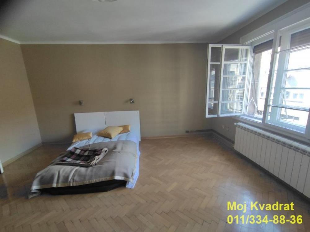Stan na prodaju u Beogradu, Zeleni venac, trosoban, 72m2, cena 215000 evra