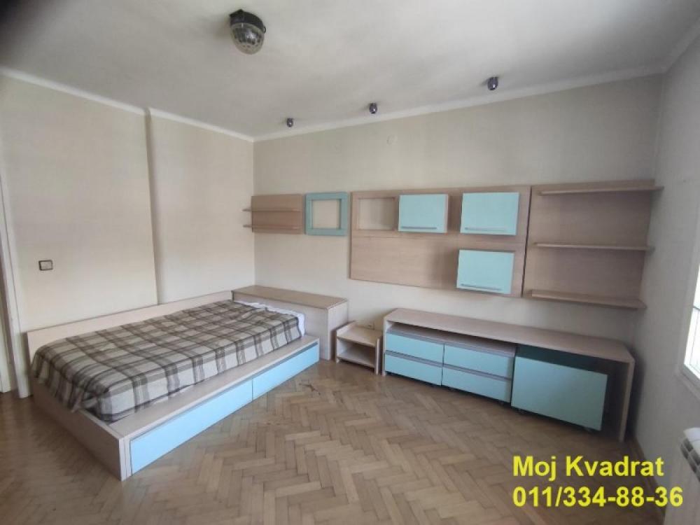 Stan na prodaju u Beogradu, Zeleni venac, trosoban, 72m2, cena 215000 evra