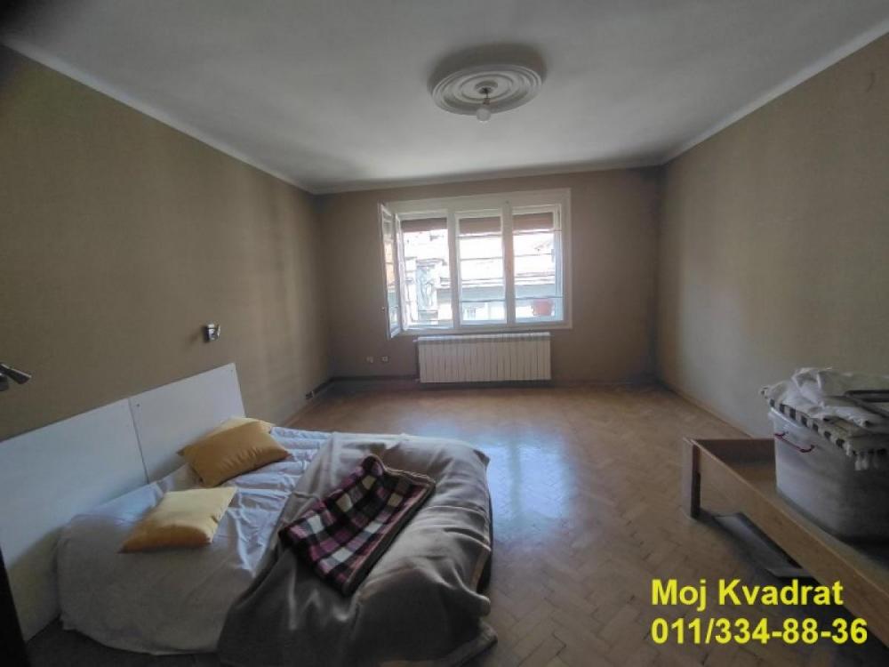 Stan na prodaju u Beogradu, Zeleni venac, trosoban, 72m2, cena 215000 evra