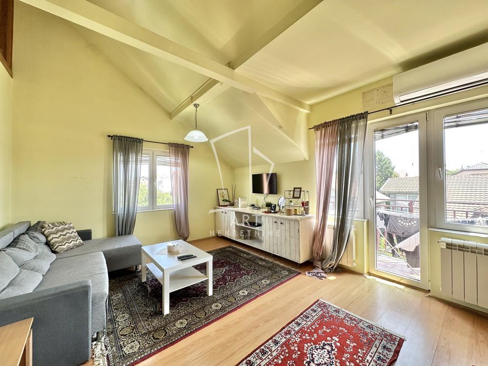 Stan na prodaju u Beogradu, Zemun, trosoban, 84m2, cena 164000 evra