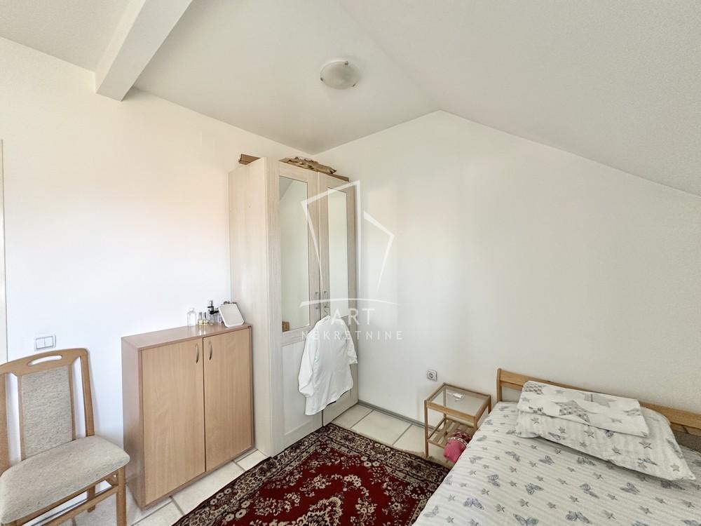 Stan na prodaju u Beogradu, Zemun, trosoban, 84m2, cena 164000 evra