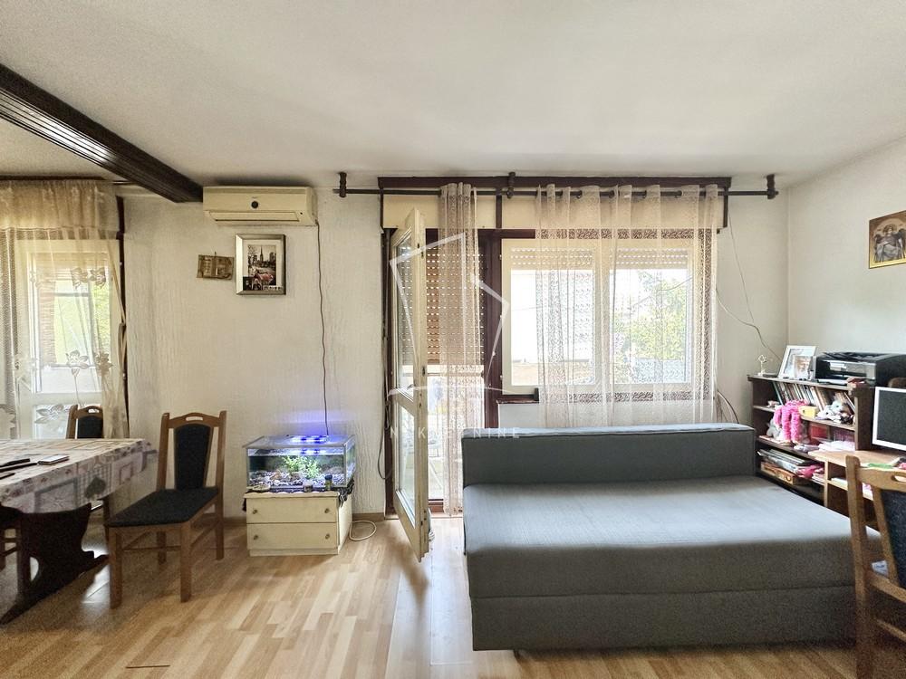 Stan na prodaju u Beogradu, Zemun, dvosoban, 42m2, cena 83000 evra