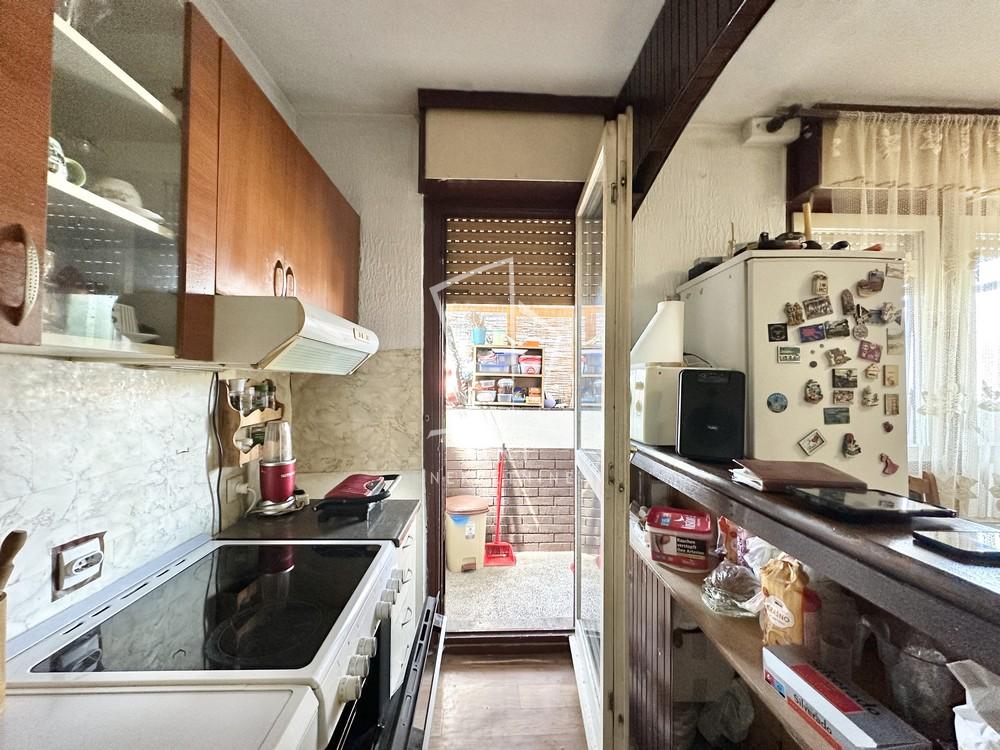 Stan na prodaju u Beogradu, Zemun, dvosoban, 42m2, cena 83000 evra