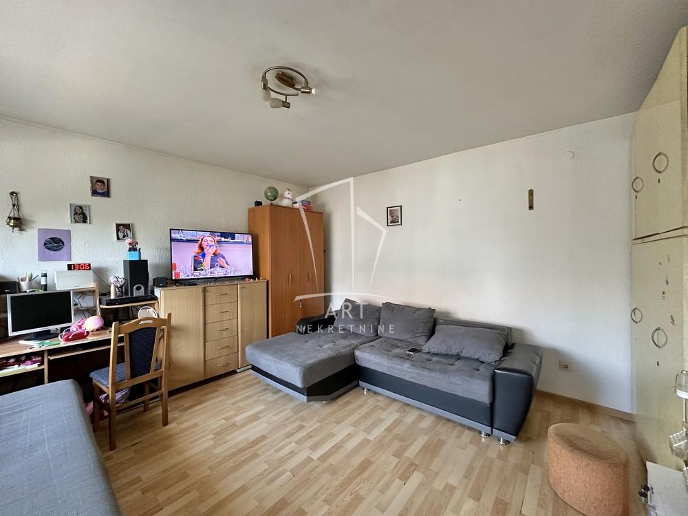 Stan na prodaju u Beogradu, Zemun, dvosoban, 42m2, cena 83000 evra