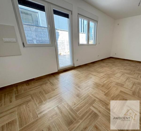 Stan na prodaju u Beogradu, Surčin, dvosoban, 59m2, cena 95909 evra