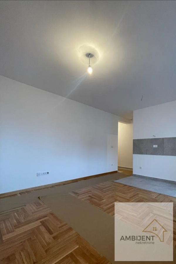 Stan na prodaju u Beogradu, Surčin, dvosoban, 44m2, cena 88000 evra
