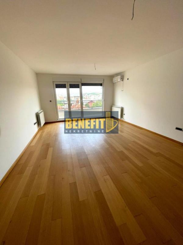 Stan na prodaju u Beogradu, Autokomanda, trosoban, 92m2, cena 266800 evra