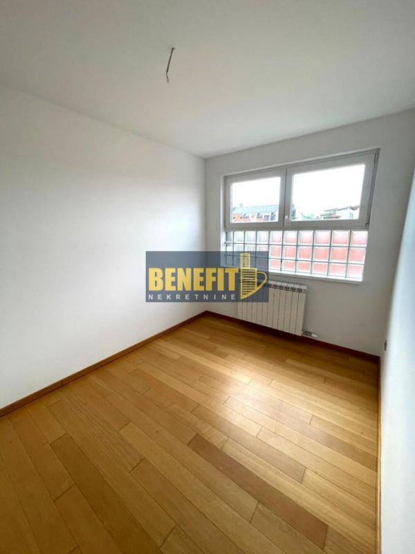 Stan na prodaju u Beogradu, Autokomanda, trosoban, 92m2, cena 266800 evra