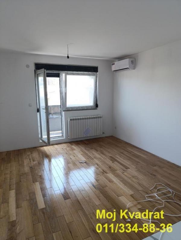 Stan na prodaju u Beogradu, Dušanovac, dvoiposoban, 54m2, cena 151200 evra