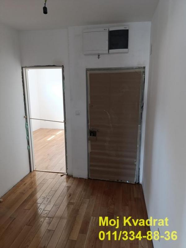 Stan na prodaju u Beogradu, Dušanovac, dvoiposoban, 54m2, cena 159900 evra