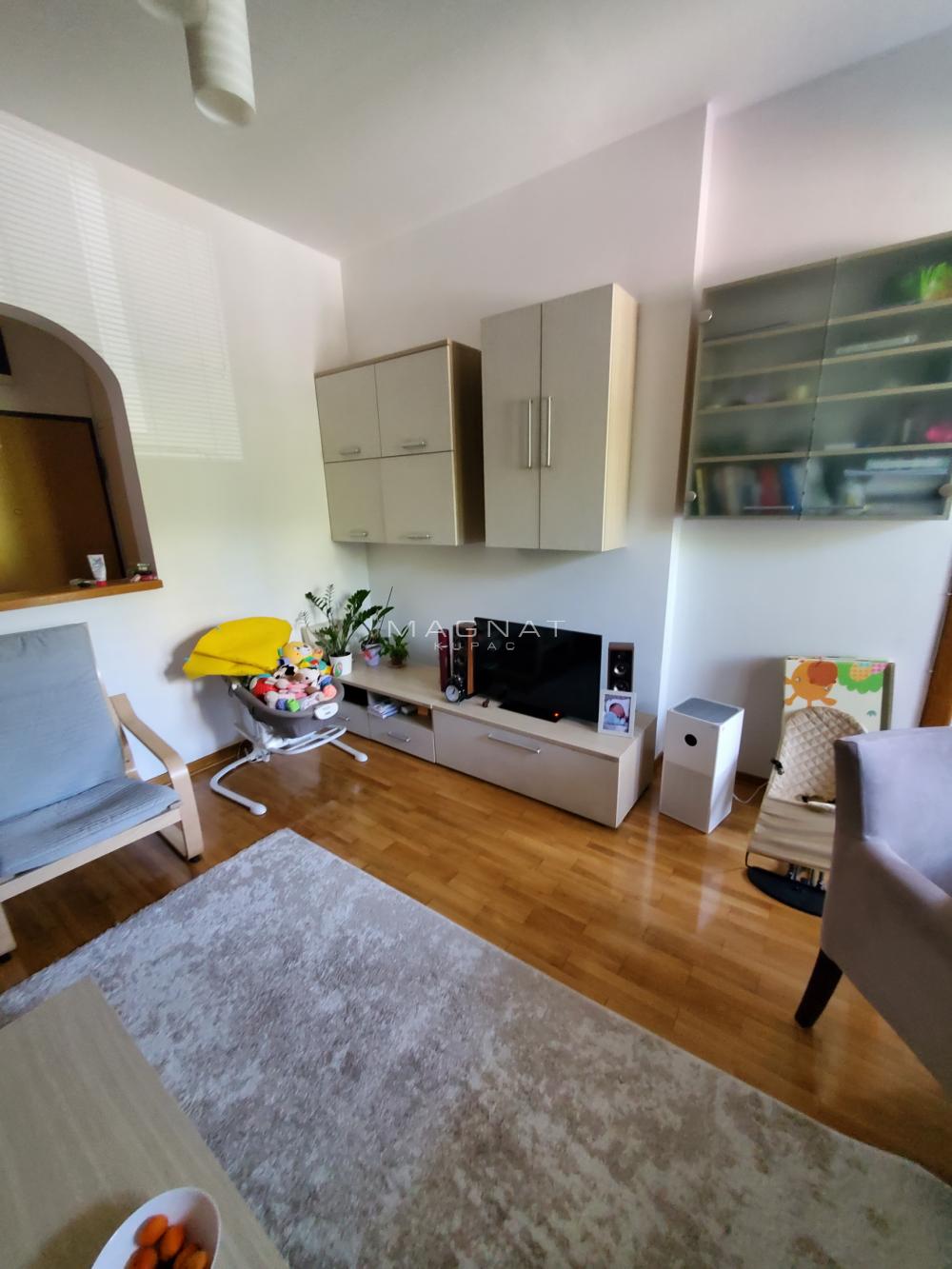 Stan na prodaju u Beogradu, Novi Beograd, dvoiposoban, 53m2, cena 225000 evra