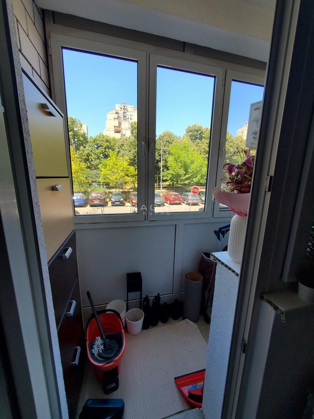 Stan na prodaju u Beogradu, Novi Beograd, dvoiposoban, 53m2, cena 225000 evra
