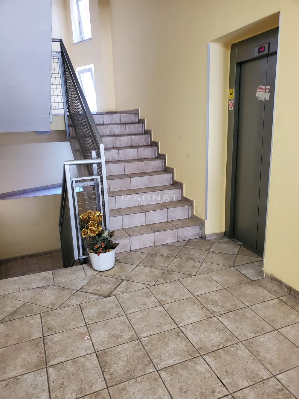 Stan na prodaju u Beogradu, Novi Beograd, dvoiposoban, 53m2, cena 225000 evra
