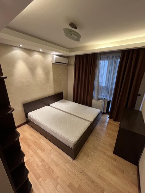 Stan na prodaju u Beogradu, Zvezdara, trosoban, 132m2, cena 465000 evra