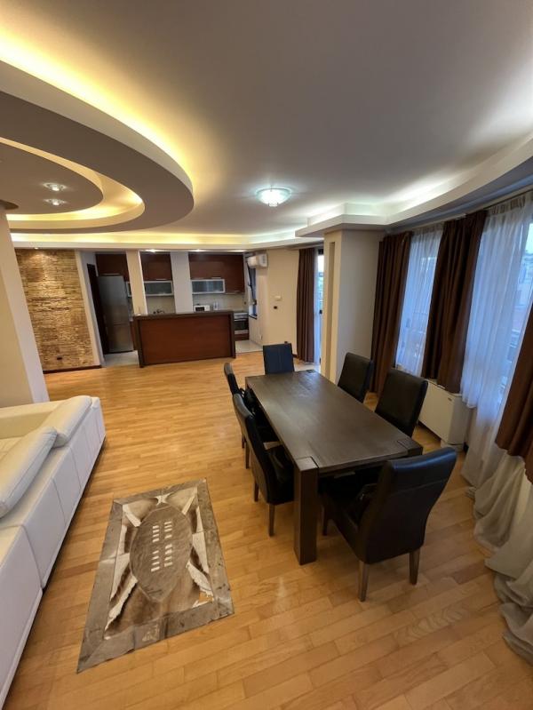 Stan na prodaju u Beogradu, Zvezdara, trosoban, 132m2, cena 465000 evra
