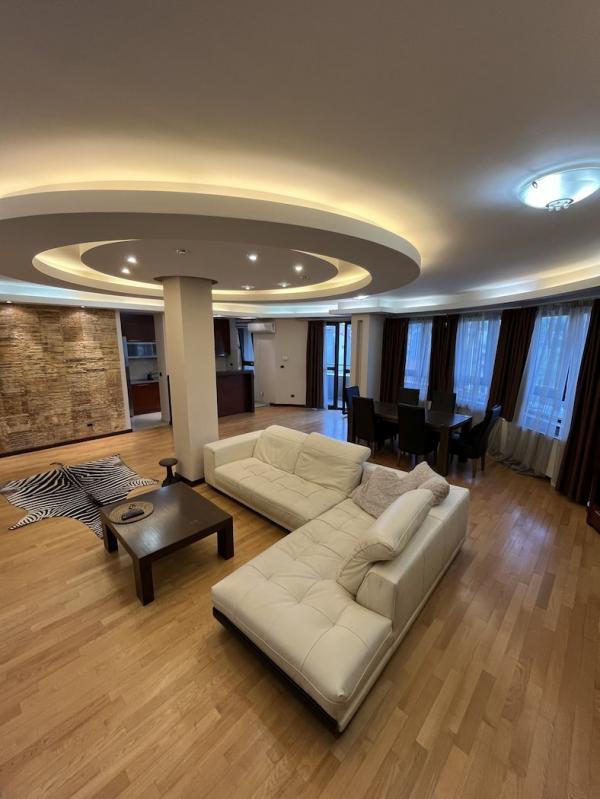 Stan na prodaju u Beogradu, Zvezdara, trosoban, 132m2, cena 465000 evra