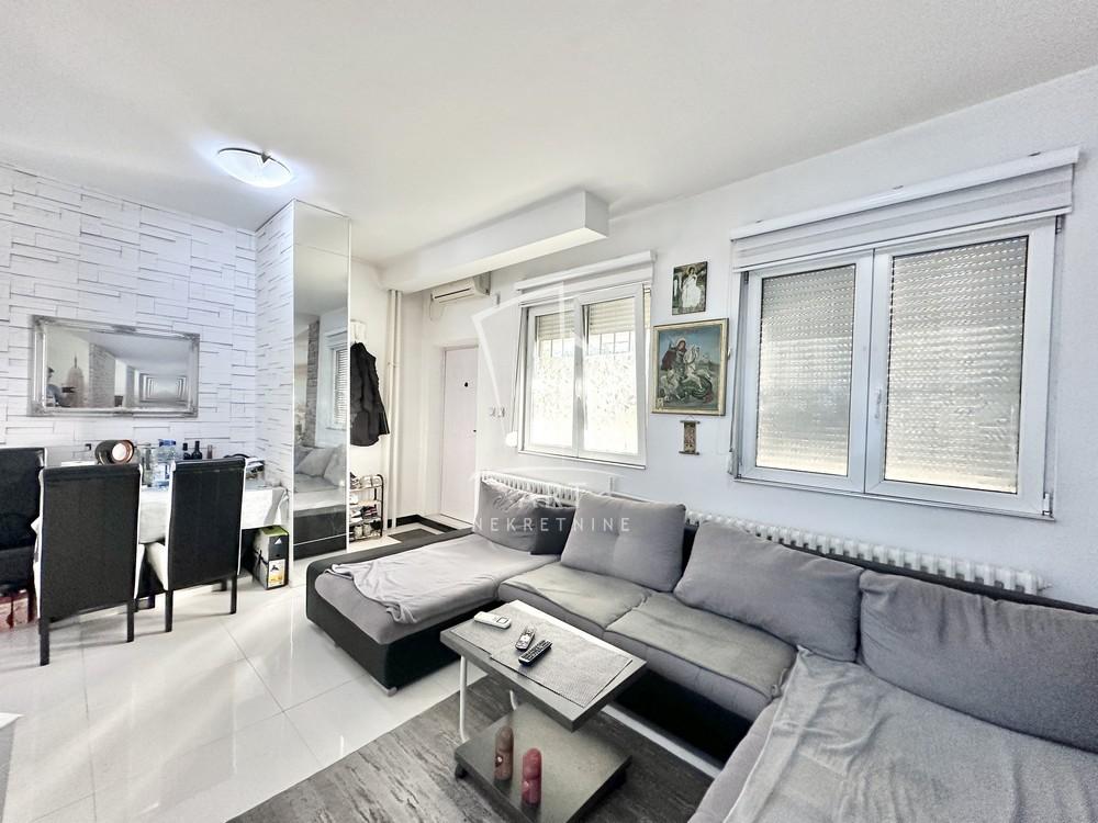 Stan na prodaju u Beogradu, Novi Beograd blok 62, jednoiposoban, 35m2, cena 135000 evra