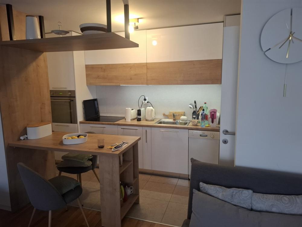 Stan na prodaju u Beogradu, Vračar, trosoban, 73m2, cena 275000 evra