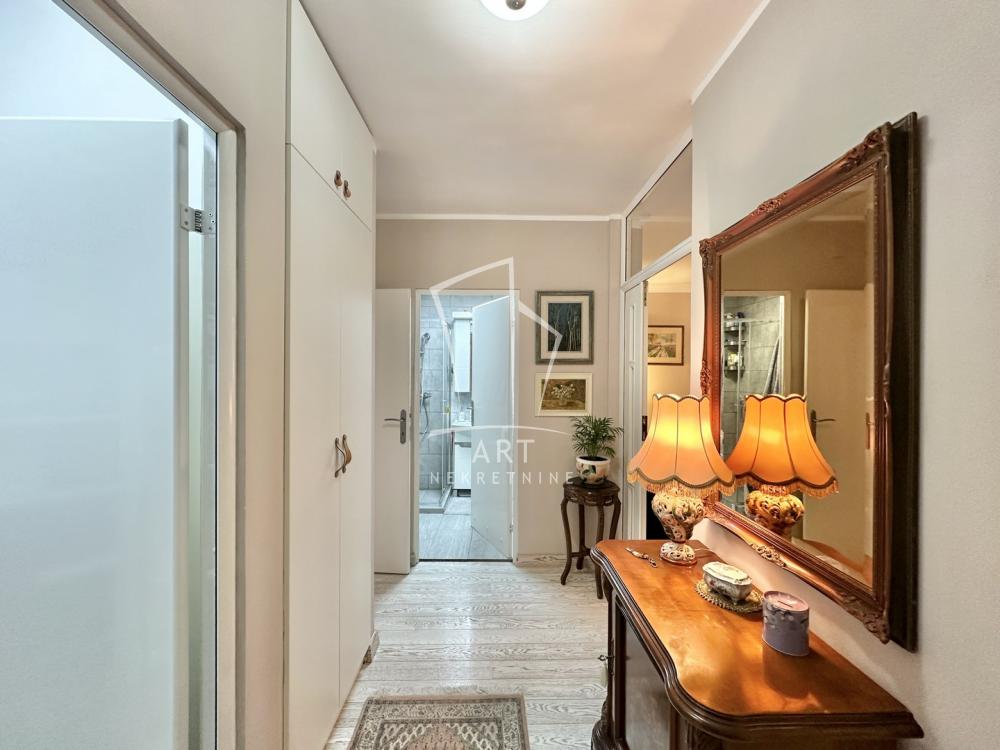 Stan na prodaju u Beogradu, Palilula, dvosoban, 60m2, cena 320000 evra