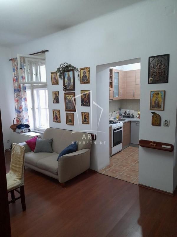 Stan na prodaju u Beogradu, Zemun, 70m2, cena 230000 evra