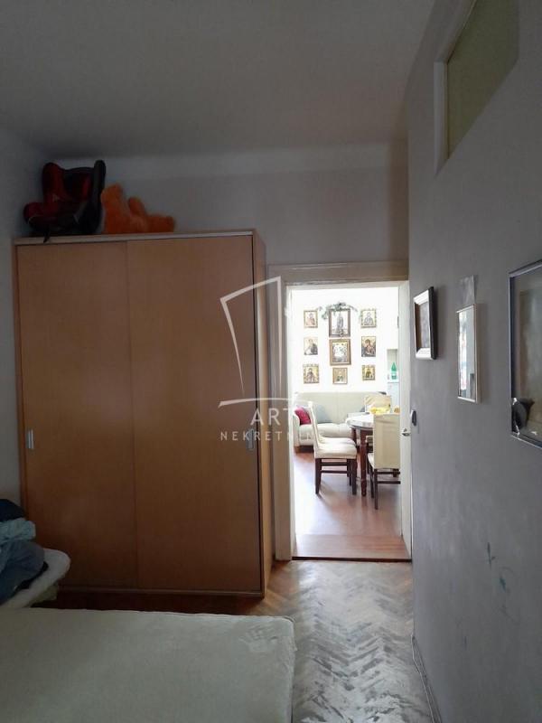Stan na prodaju u Beogradu, Zemun, 70m2, cena 230000 evra