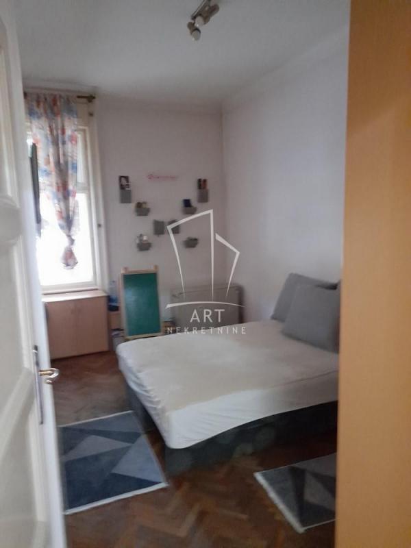 Stan na prodaju u Beogradu, Zemun, 70m2, cena 230000 evra