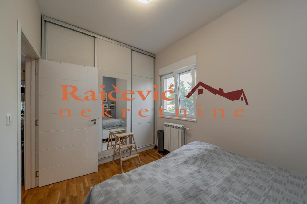 Stan na prodaju u Beogradu, Ledine, dvoiposoban, 58m2, cena 139000 evra