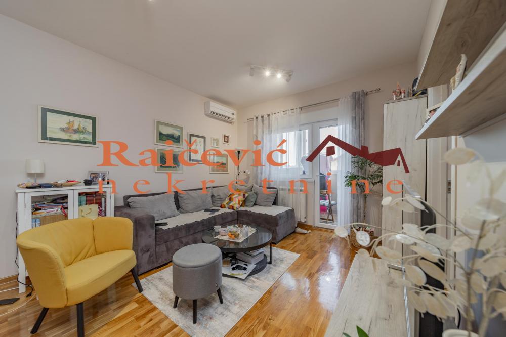Stan na prodaju u Beogradu, Ledine, dvoiposoban, 58m2, cena 139000 evra