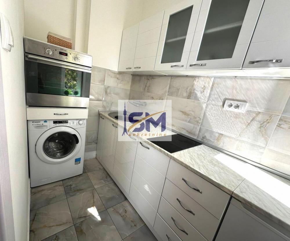 Stan na prodaju u Beogradu, Senjak, dvosoban, 38m2, cena 145500 evra