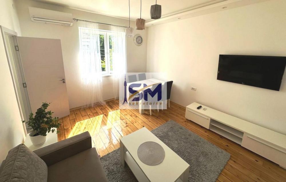 Stan na prodaju u Beogradu, Senjak, dvosoban, 38m2, cena 145500 evra