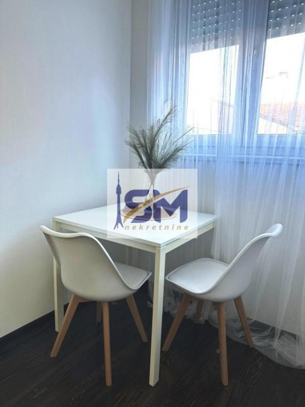Stan na prodaju u Beogradu, Senjak, dvoiposoban, 38m2, cena 145500 evra
