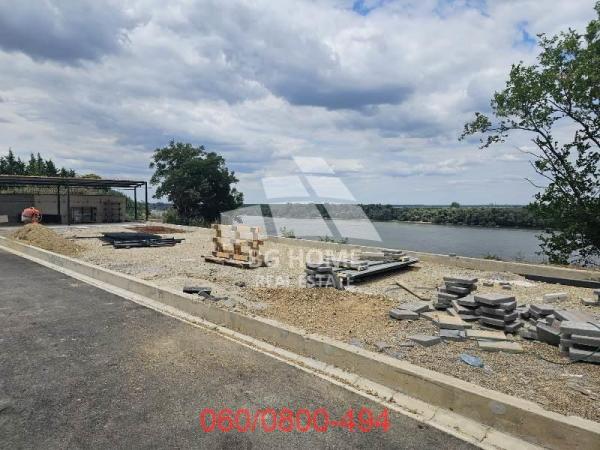 Stan na prodaju u Beogradu, Zemun, trosoban, 72m2, cena 251335 evra