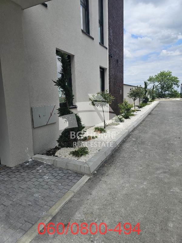 Stan na prodaju u Beogradu, Zemun, trosoban, 72m2, cena 251335 evra